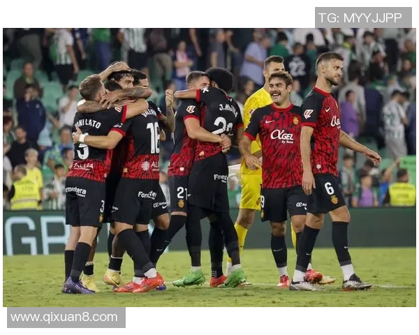 西甲激战曼联逆转尤文图斯帽子戏法引发争议判罚全场沸腾